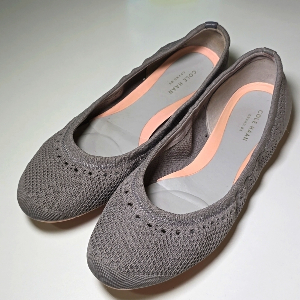 COLE HAAN Perforater Slip On Flats Lightweight Round Toe